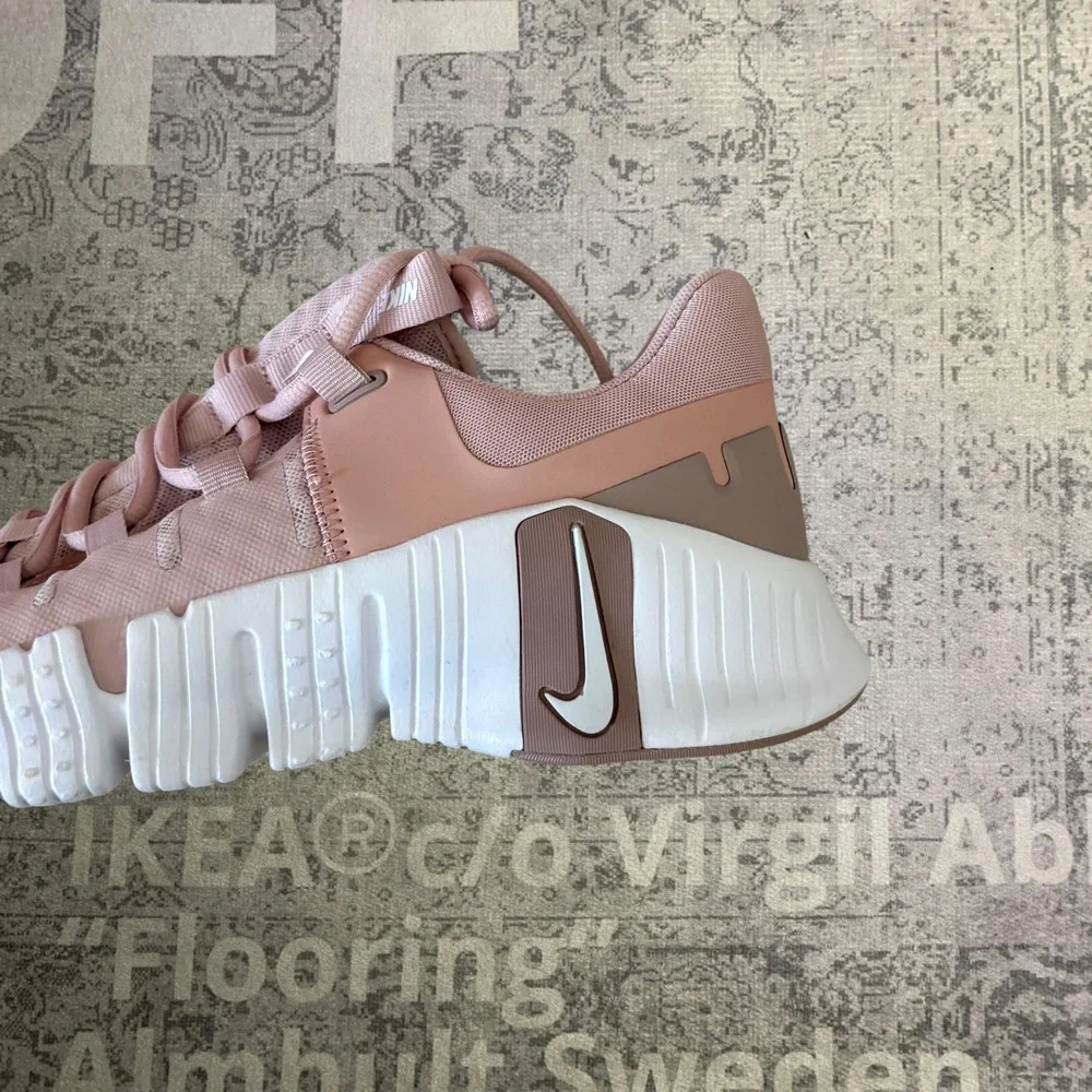 Nike these free